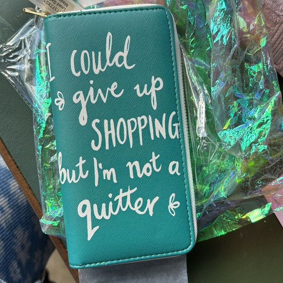 Shopping Addiction 🤩 - Picture 4 of 5